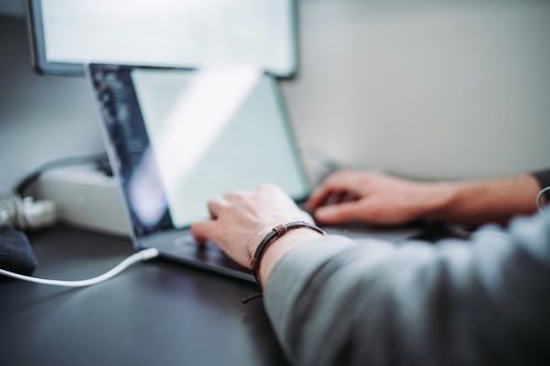 photo 1552661014 41c6afdfb259